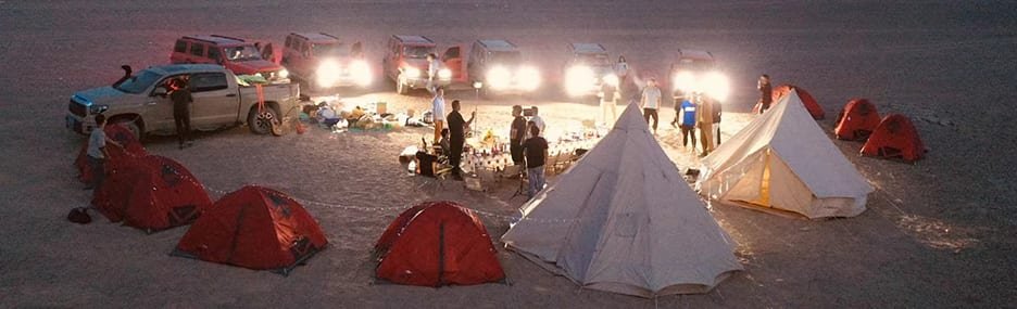 冒险旅行场景展示刺激的户外活动