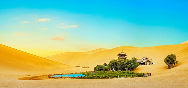 鸣沙山月牙泉-敦煌沙漠奇观-沙泉共生奇景