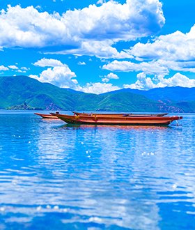 云南旅游景点 - 彩云之南