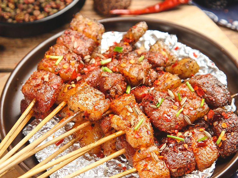 新疆美食攻略：从乌鲁木齐到喀什，舌尖上的西域风味全景指南